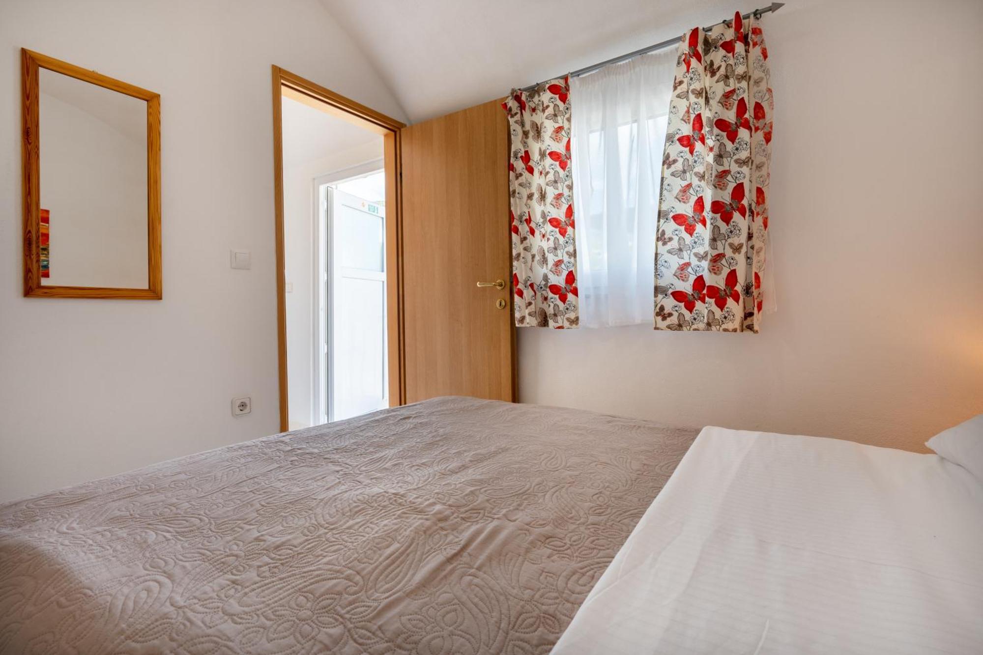 Apartmani Livaja Plano Eksteriør bilde